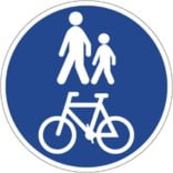 Fælles cykel gangsti. Påbudsskilt