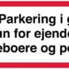 Parkering i gården kun for ejendommens  beboere og personale. Parkeringsskilt