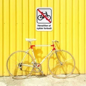 Henstillen af cykler forbudt miljøbillede