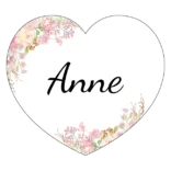 Hjerteformede bordkort med blomster til konfirmation